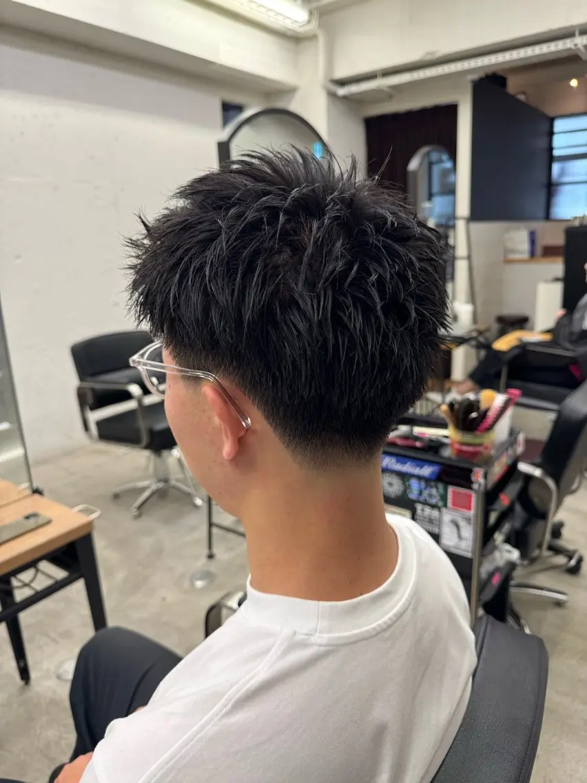 ショート メンズ センターパート フェードカット メンズショート スキンフェード スパイキーショート カット トリートメント 💈メンズ特化💈 TASUKUのヘアスタイル
