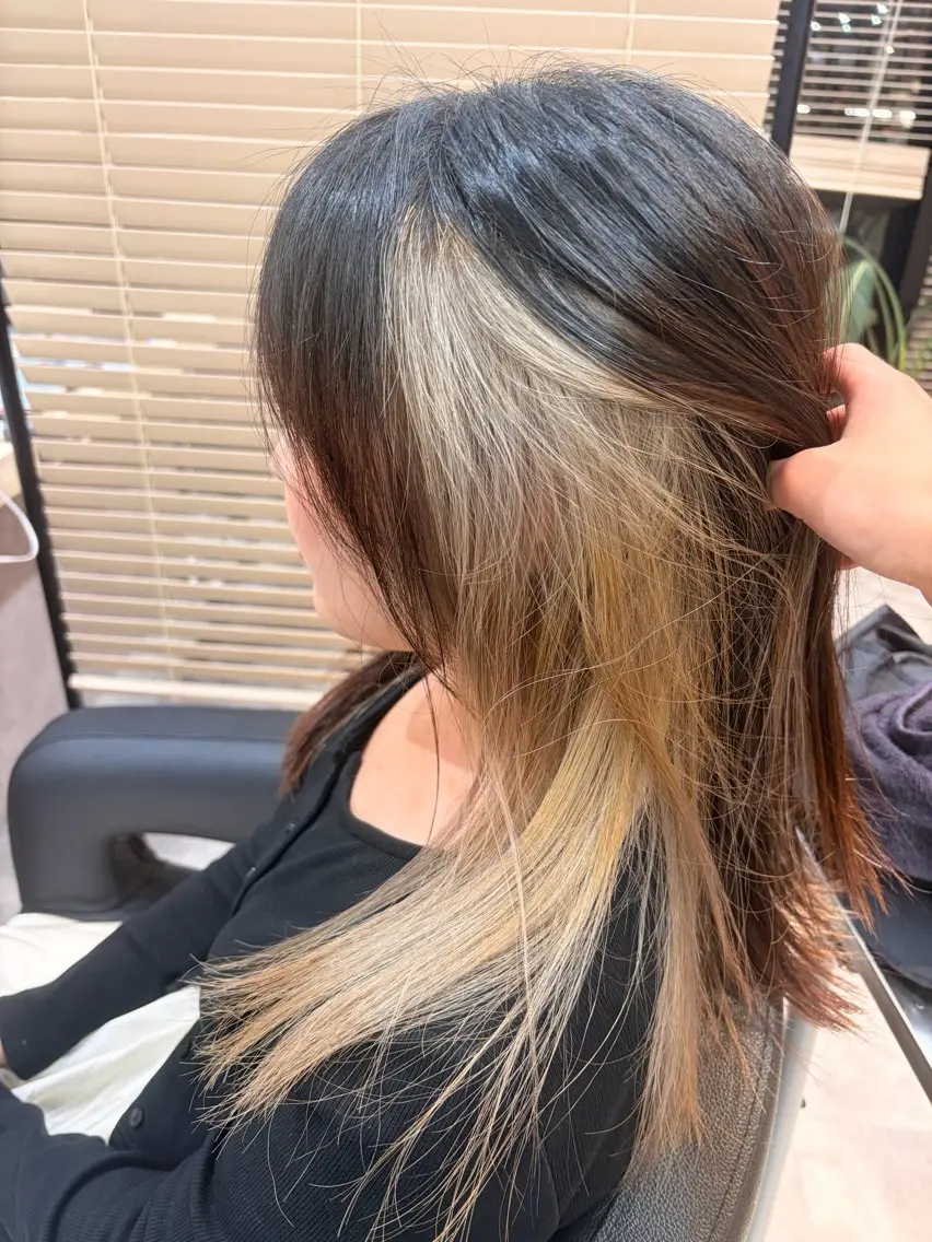 セミロング カラー ブリーチ ヘアカラー 艶感/髪質改善 カラー✨西澤駿のヘアスタイル