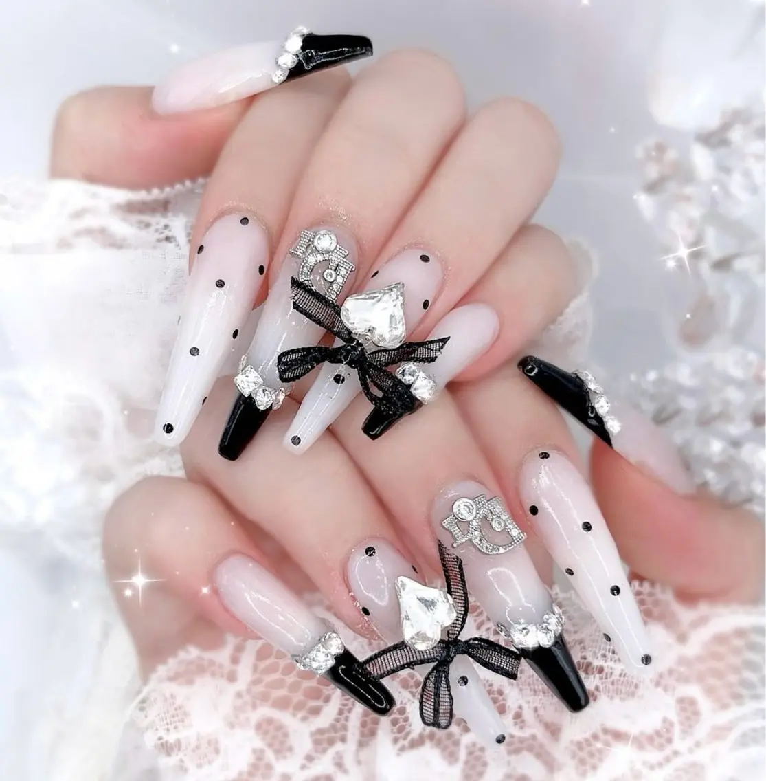 ネイル マグネットネイル ピンク ネイルチップ 冬ネイル Lee Nailsのネイルデザイン