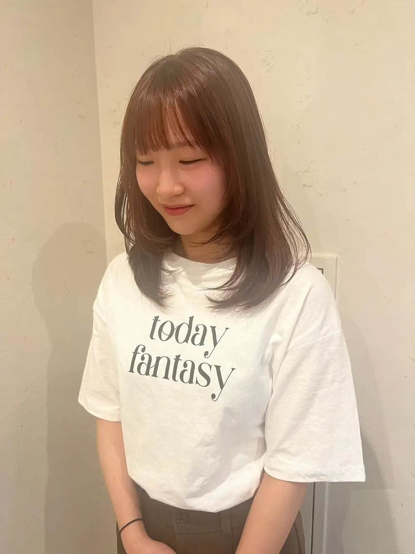 セミロング カラー レイヤーカット カット ヘアカラー トリートメント 工藤 梨花のヘアスタイル