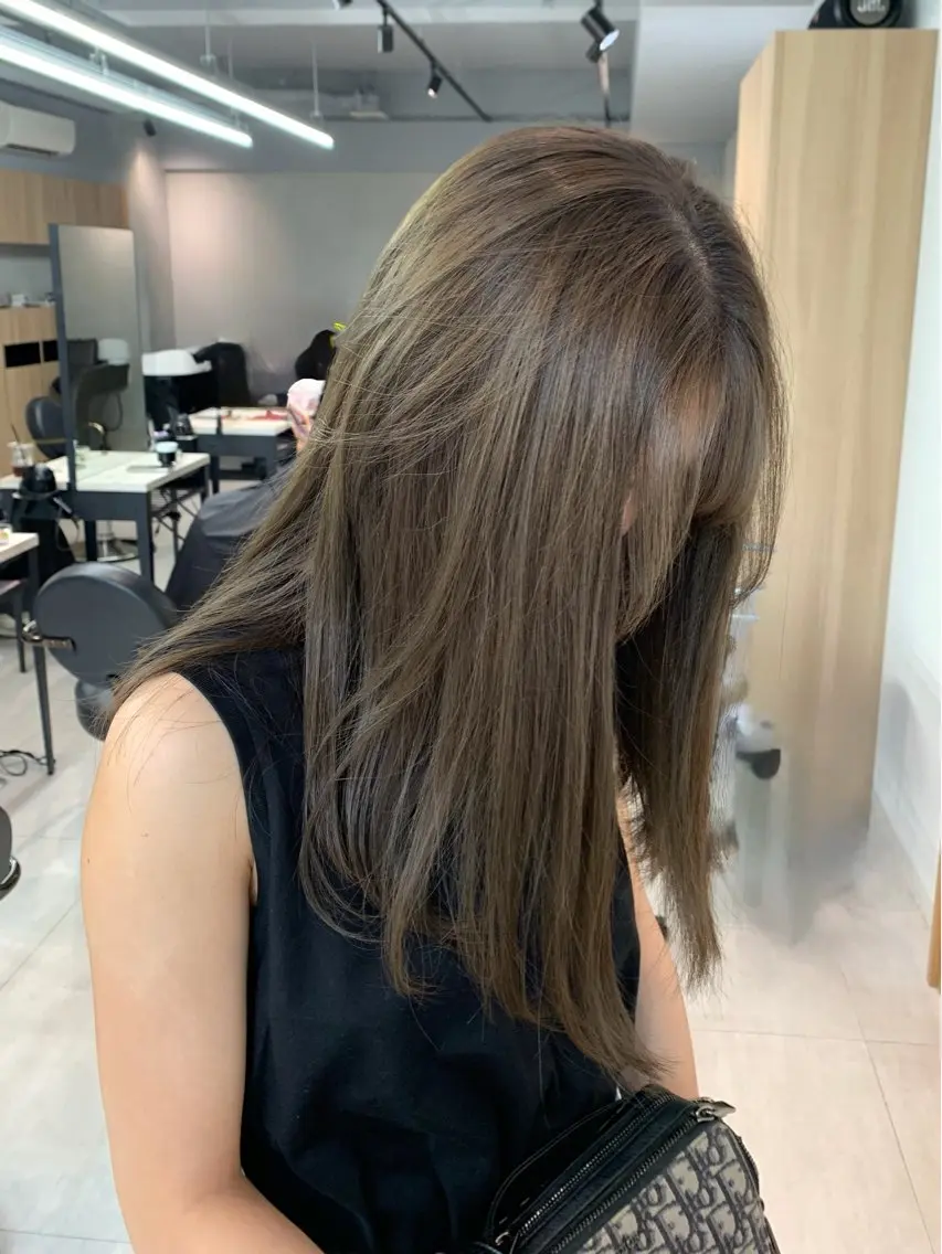 ロング カラー ベージュカラー オリーブベージュ カサイ ミユのヘアスタイル