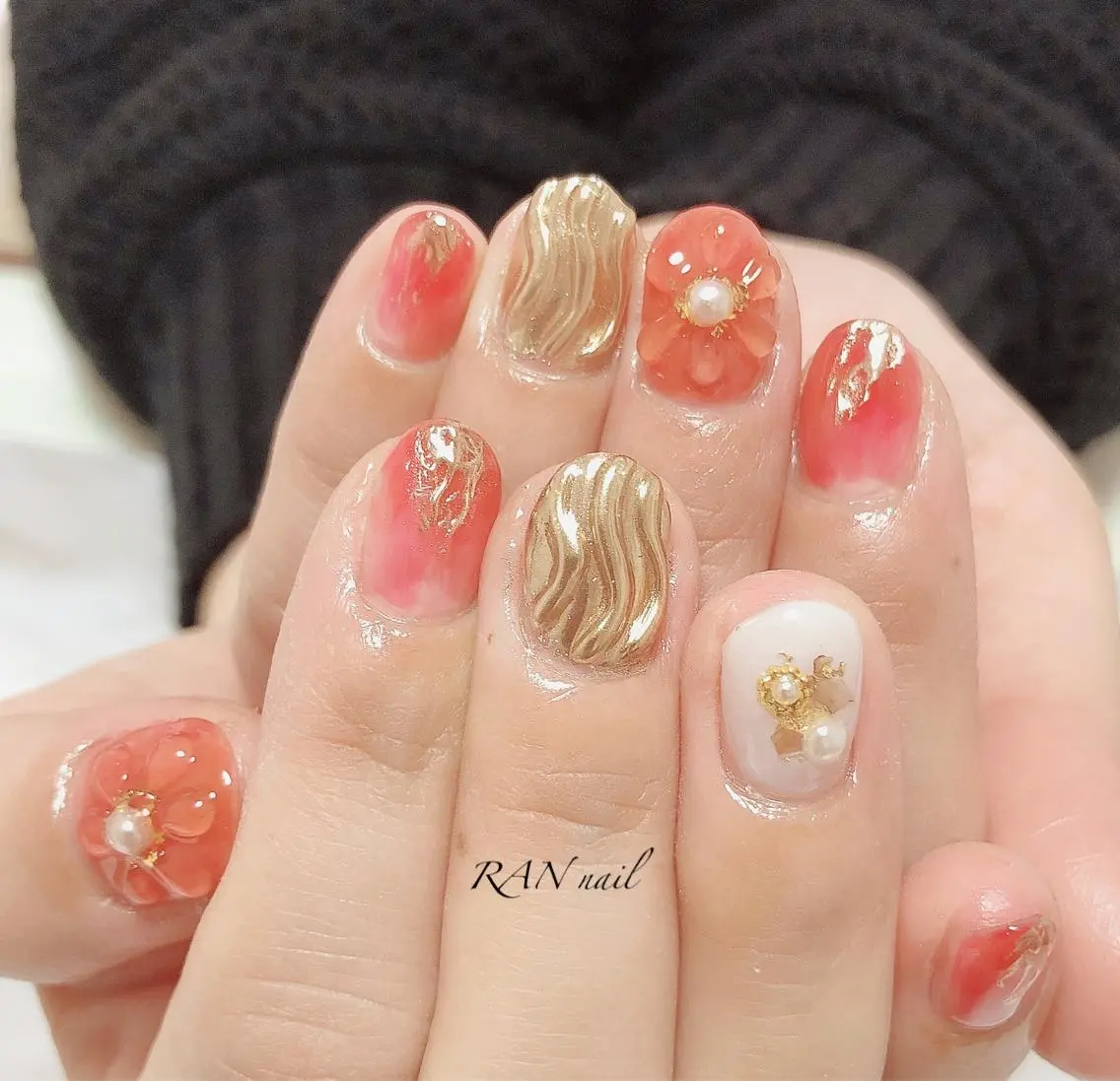 ネイル フラワーネイル ゴールド オフィスネイル 赤色 春ネイル ハンドネイル フットネイル RAN nailのネイルデザイン