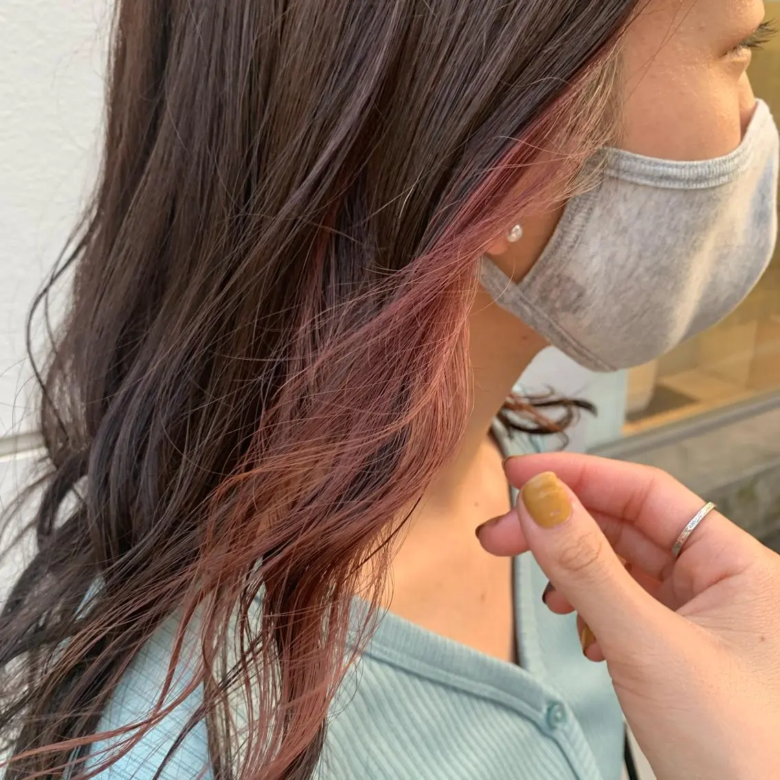 ロング カラー ヘアアレンジ ブリーチ イヤリングカラー インナーカラー ピンクカラー サナ🌱 切りっぱなしボブのヘアスタイル