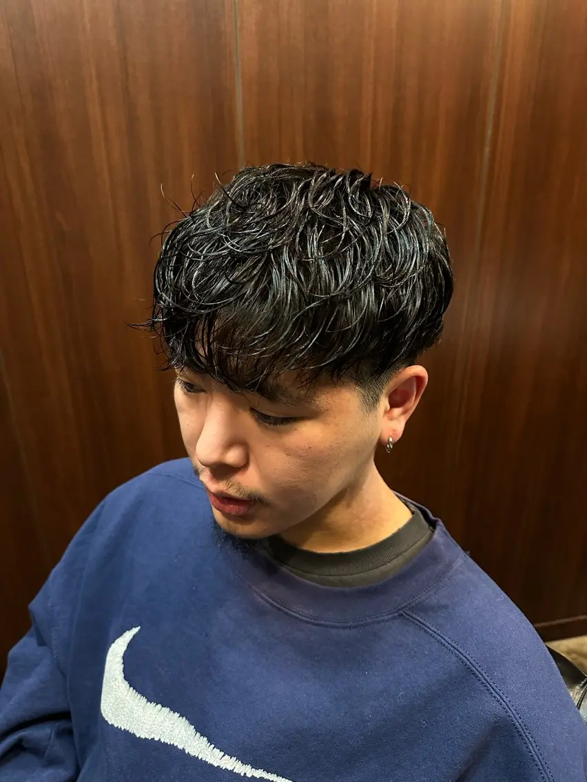 ミディアム パーマ メンズ ミディアムパーマ メンズパーマ 栗原 周太郎のヘアスタイル