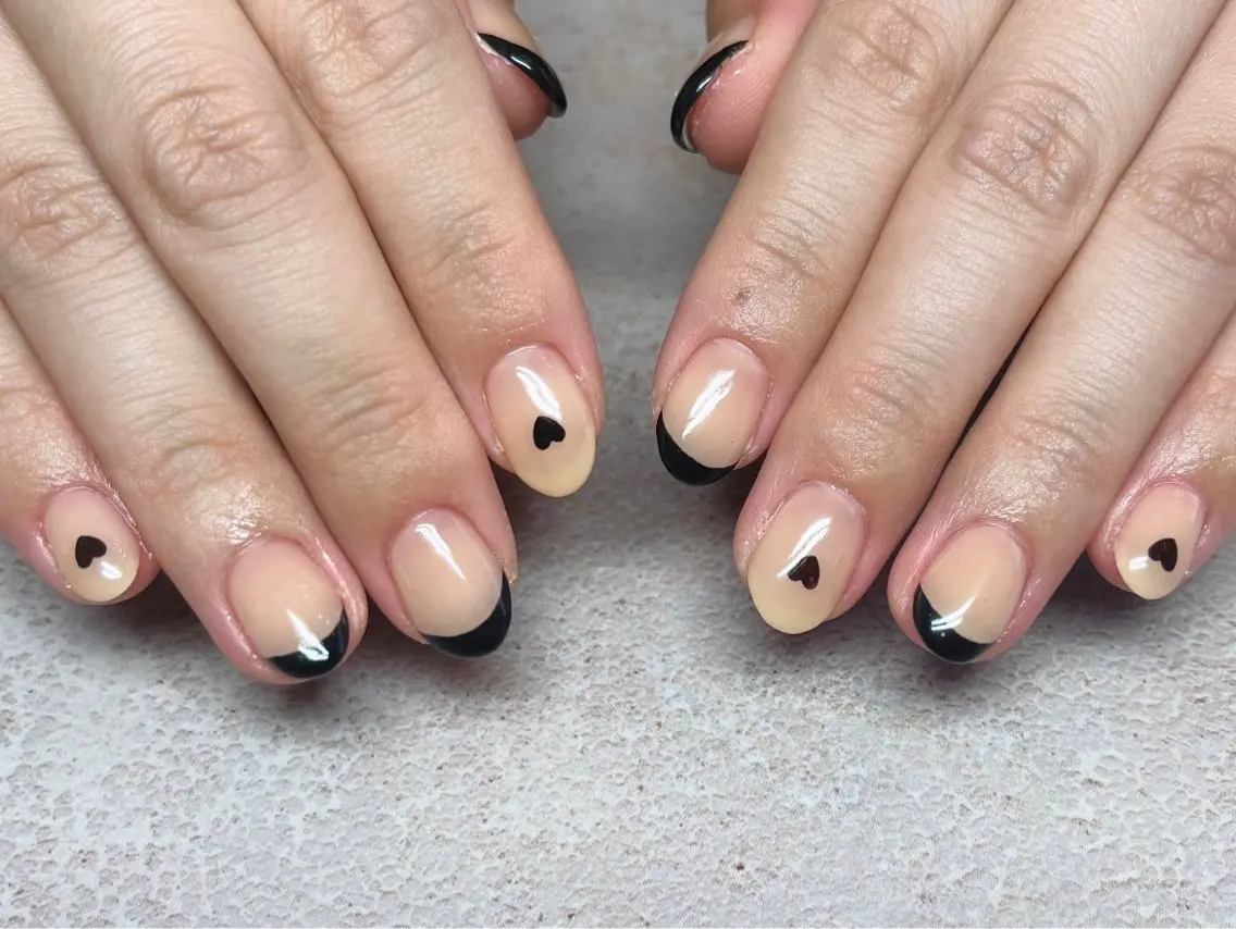 ネイル フレンチネイル ハート ハンドネイル HazeGrass NAILのネイルデザイン