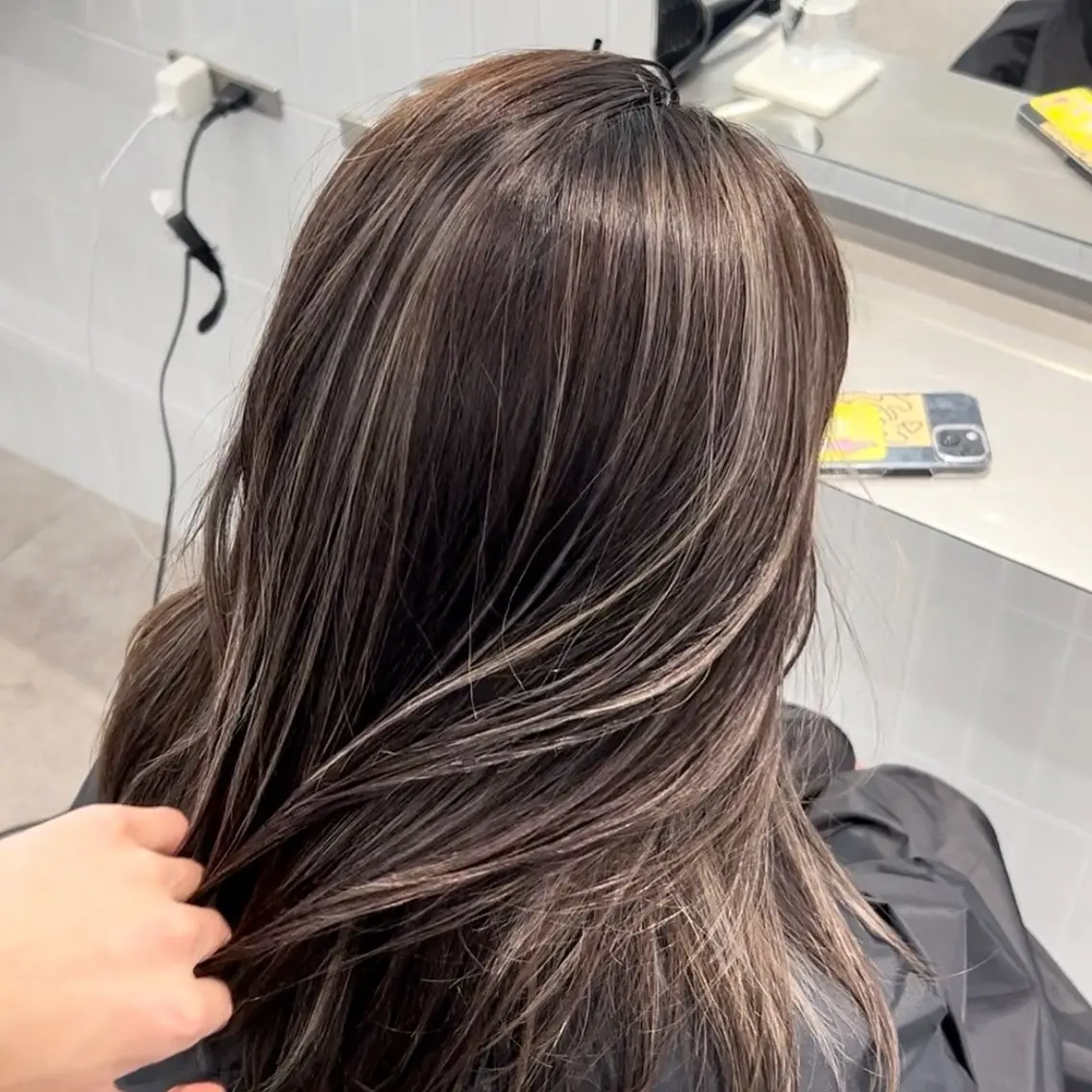 セミロング カラー ハイライトカラー ハイライト ヘアカラー ✨レイヤーカット 海外ヘア/原宿✨のヘアスタイル