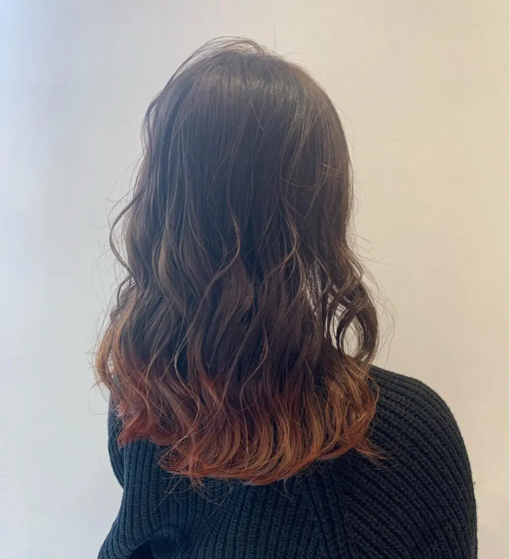 セミロング カラー ブリーチ オレンジ 大関 はるかのヘアスタイル