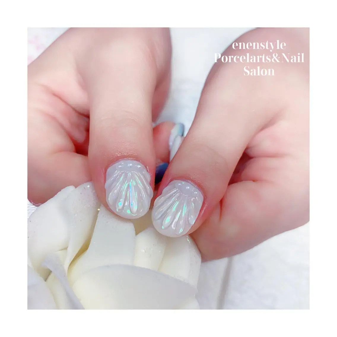 ミディアム ネイル ジェルネイル ニュアンスネイル オフィスネイル ワンカラーネイル パラジェル ハンドネイル 🐾enen style 🐾のネイルデザイン