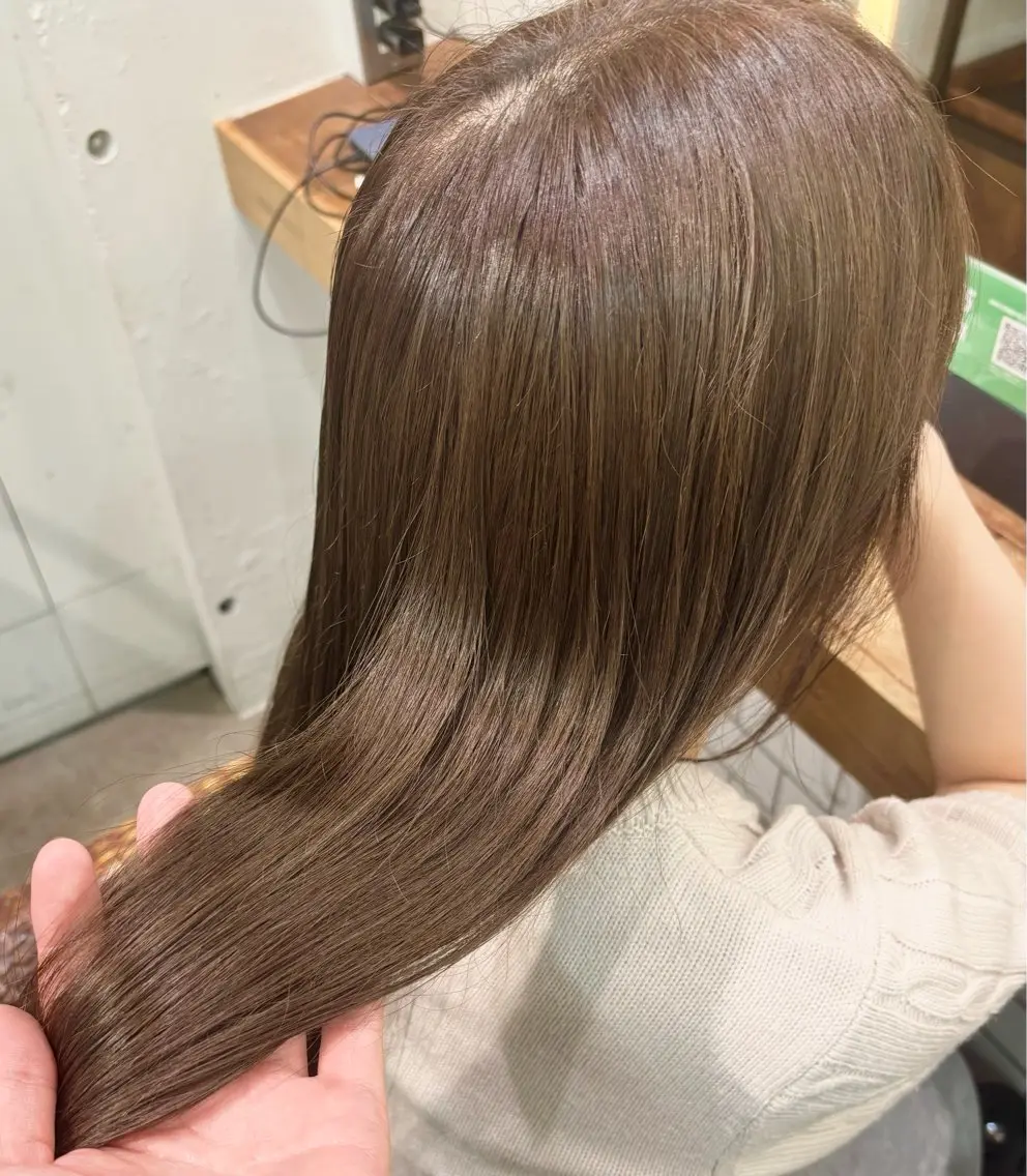 ［赤み消し］ブリーチ無しダブルカラー+超音波ライトトリートメントの写真