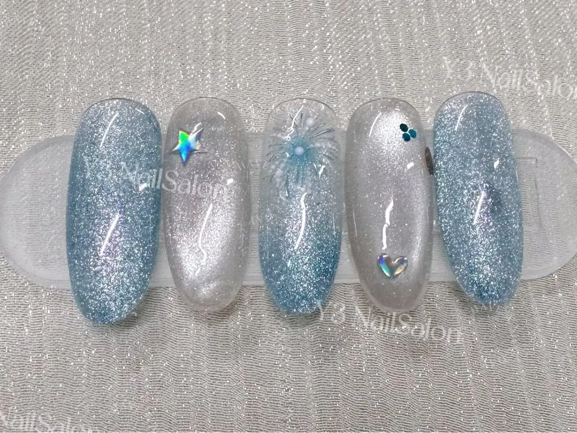 ネイル アートネイル ブルー グラデーション ハート マグネットネイル ハンドネイル Y3 NailSalonのネイルデザイン