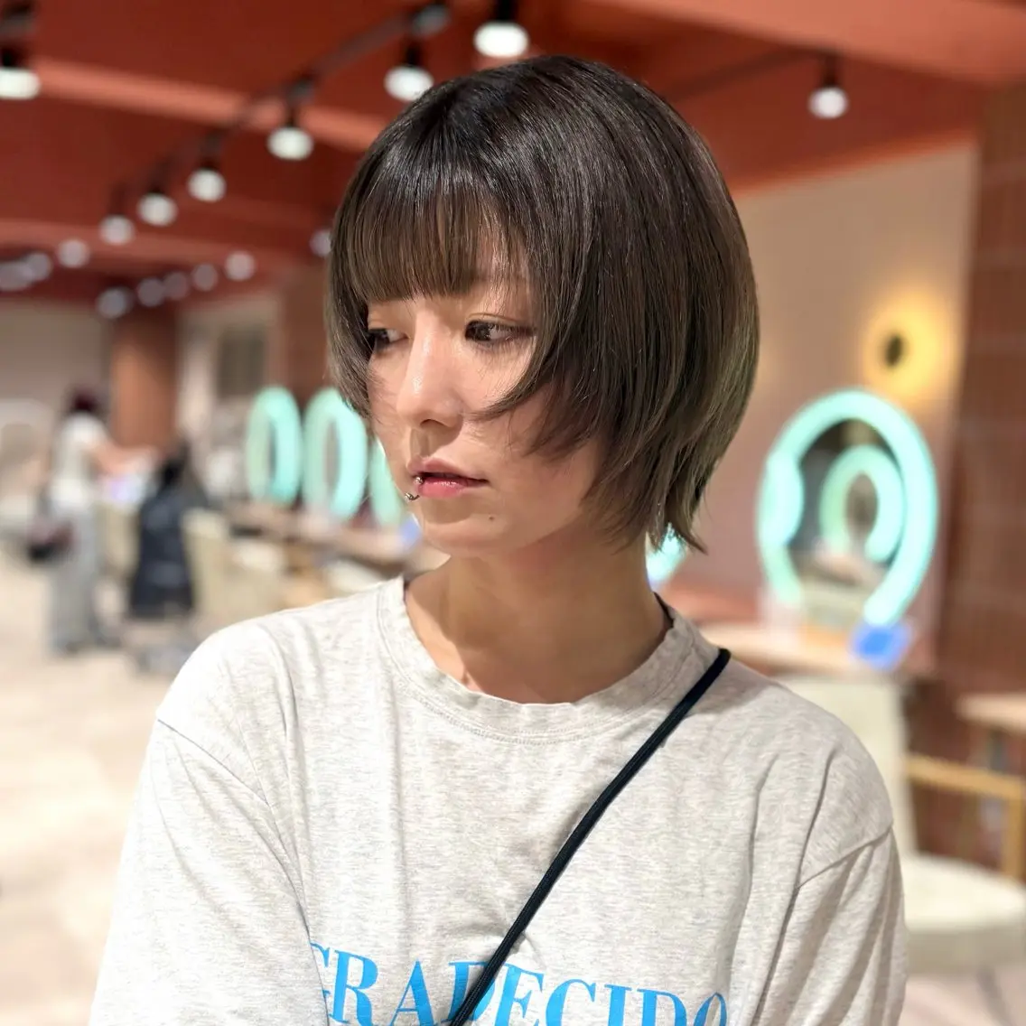 ショート 顔周りカット レイヤーカット ショートヘア 小顔カット カット トリートメント カット/ボブ/ メンズ/ココネ⭐️のヘアスタイル