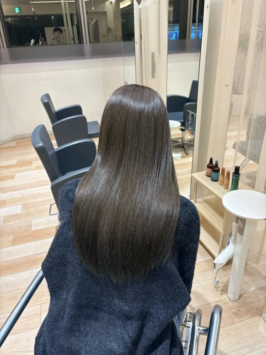 カラー グレージュ オリーブグレージュ オリーブグレー 安江 萌のヘアスタイル