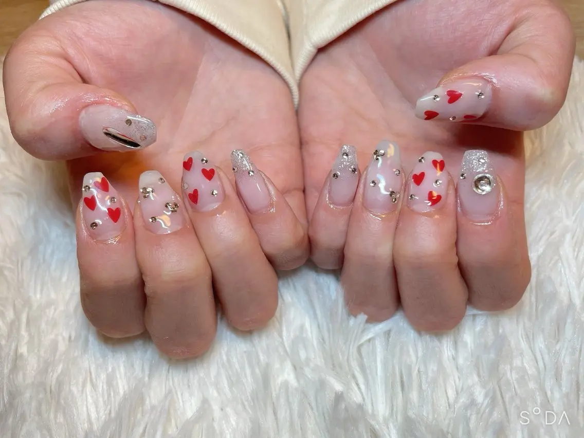 ネイル グラデーション ハート ラメ(グリッター) ラメグラデーション バレンタイン Betty❤︎ ネイル＆よもぎ蒸しのネイルデザイン