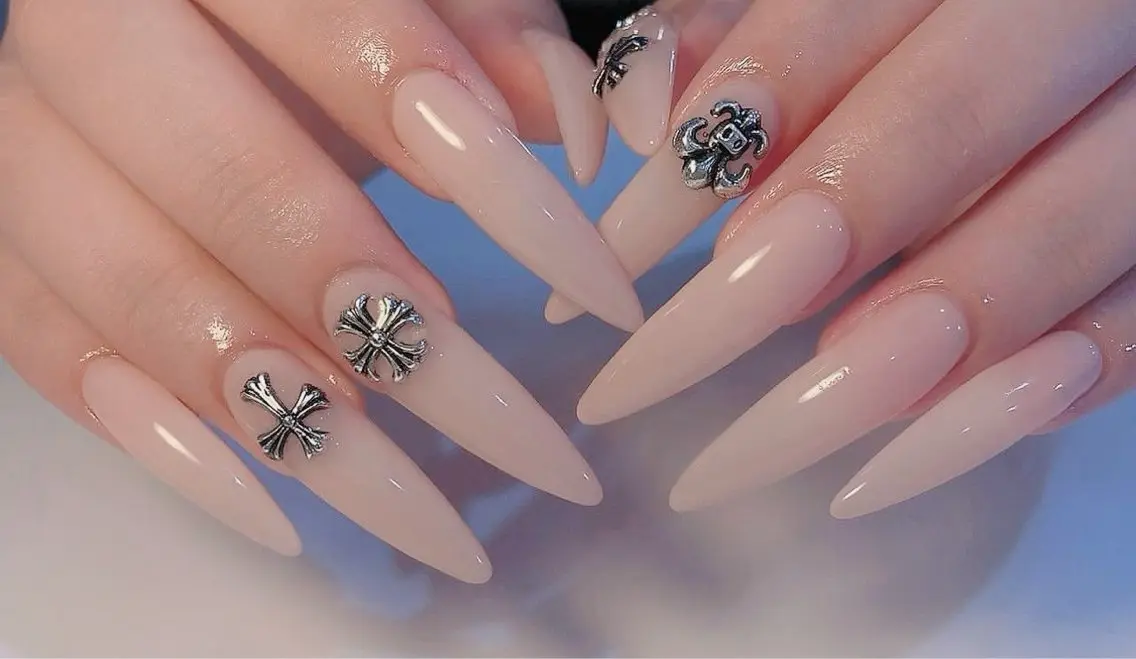 ネイル フレンチネイル ジェルネイル ガラスフレンチ ハロウィン ハート ハンドネイル H.baby Nail Salonのネイルデザイン