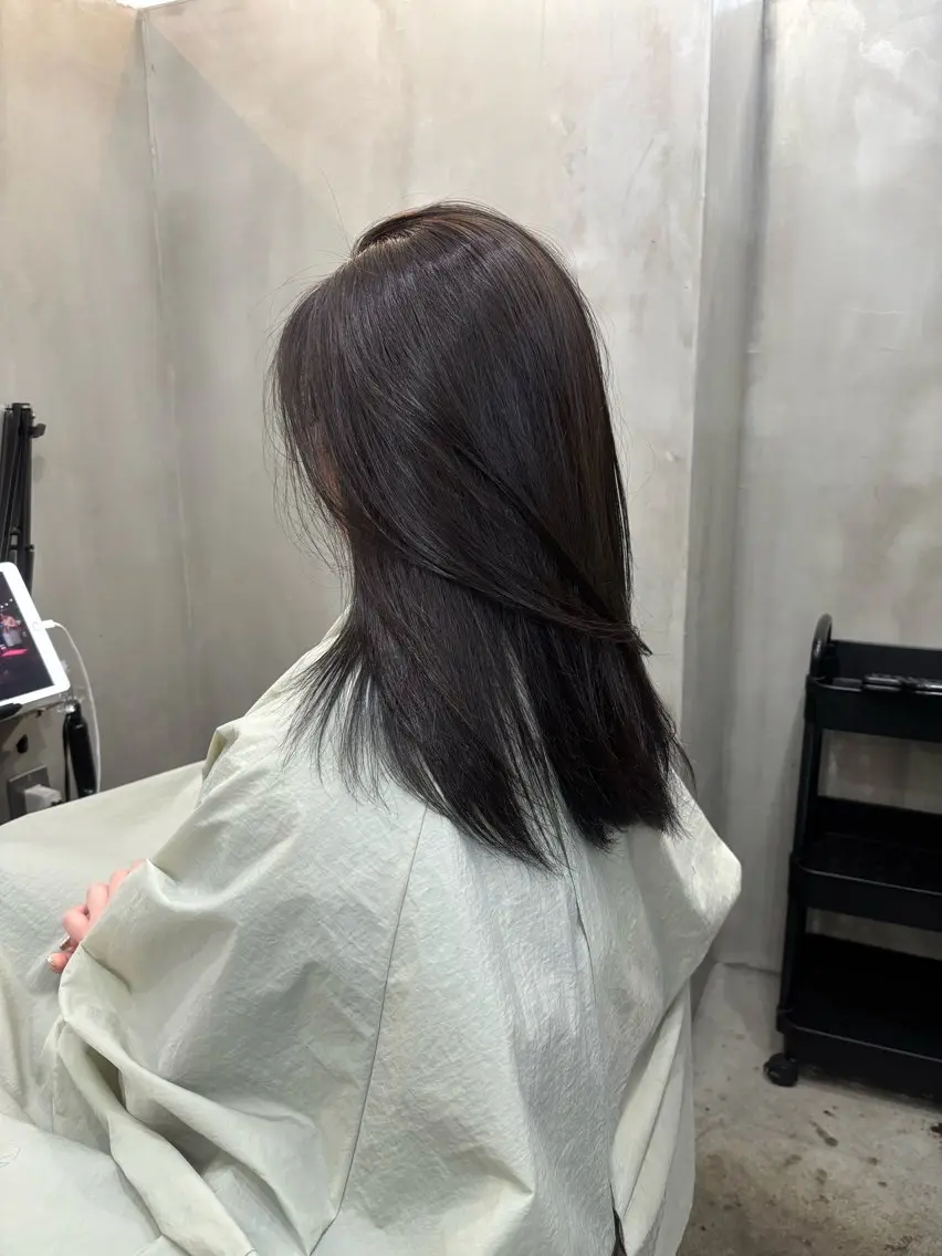 セミロング カラー ブリーチ オリーブカラー ヘアカラー 中園康 /カラー/ブリーチのヘアスタイル