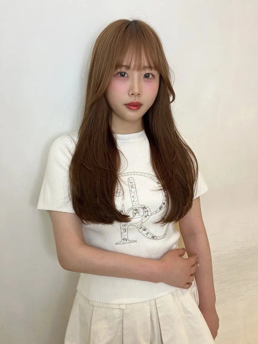 ロング 顔周りカット レイヤーカット 'AXIS 栄 Konomiのヘアスタイル