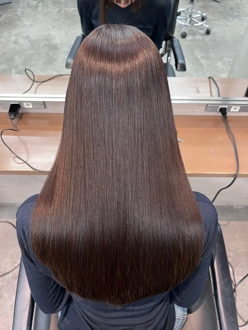 セミロング カラー カット ヘアカラー トリートメント ムラの出ない艶カラー レイヤーカット千葉のヘアスタイル