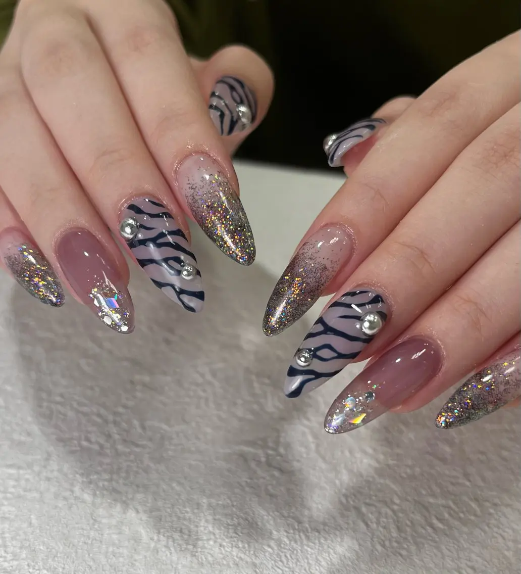 ネイル アニマル柄 アートネイル グラデーション ラメ(グリッター) ハンドネイル Para Sol nail Maoのネイルデザイン