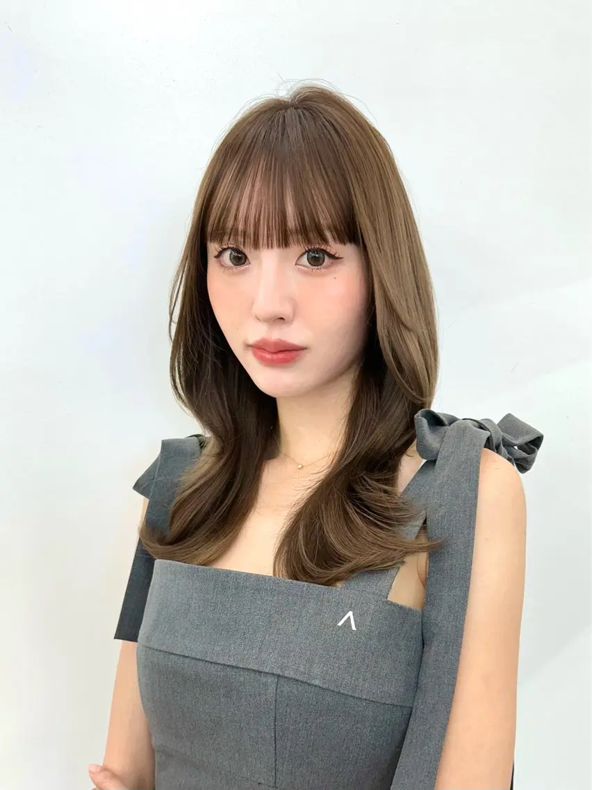 ミディアム カラー オリーブカラー くびれヘア 盛れる顔周り /透明感/かりん🎀のヘアスタイル