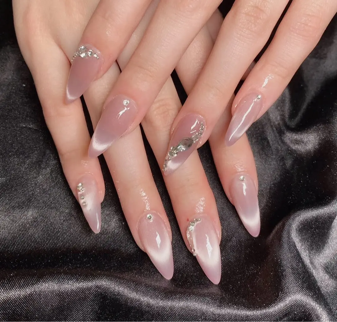 ネイル フレンチネイル ジェルネイル ガラスフレンチ ハロウィン ハート ハンドネイル H.baby Nail Salonのネイルデザイン