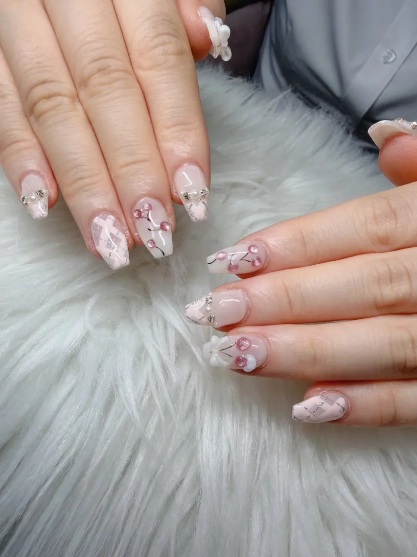 ネイル 長さ出し グラデーション 卒業式 キラキラネイル マグネットネイル Lee Nailsのネイルデザイン