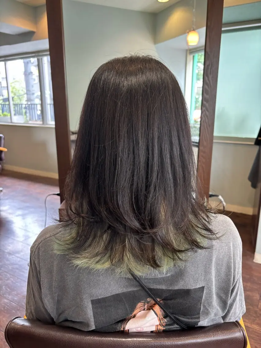 セミロング カット yamaguchi kのヘアスタイル