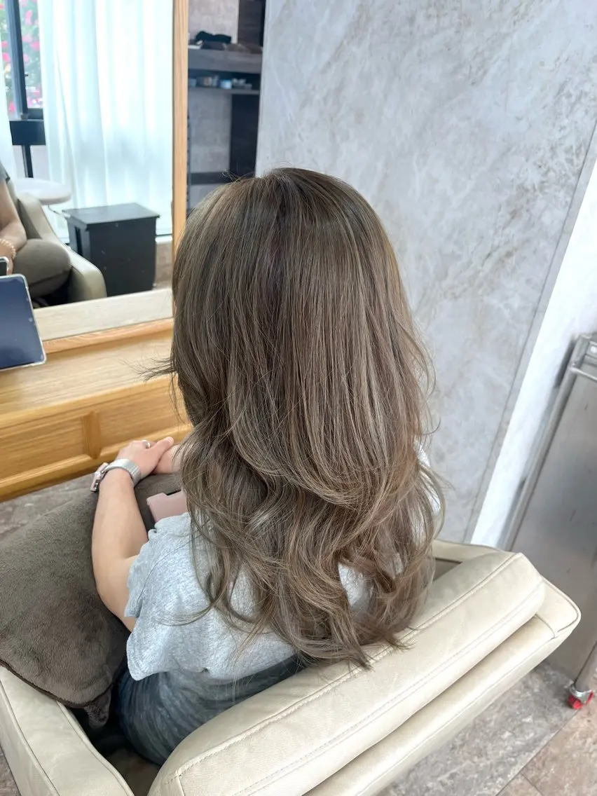 セミロング カット こと🐰 茅ヶ崎店のヘアスタイル