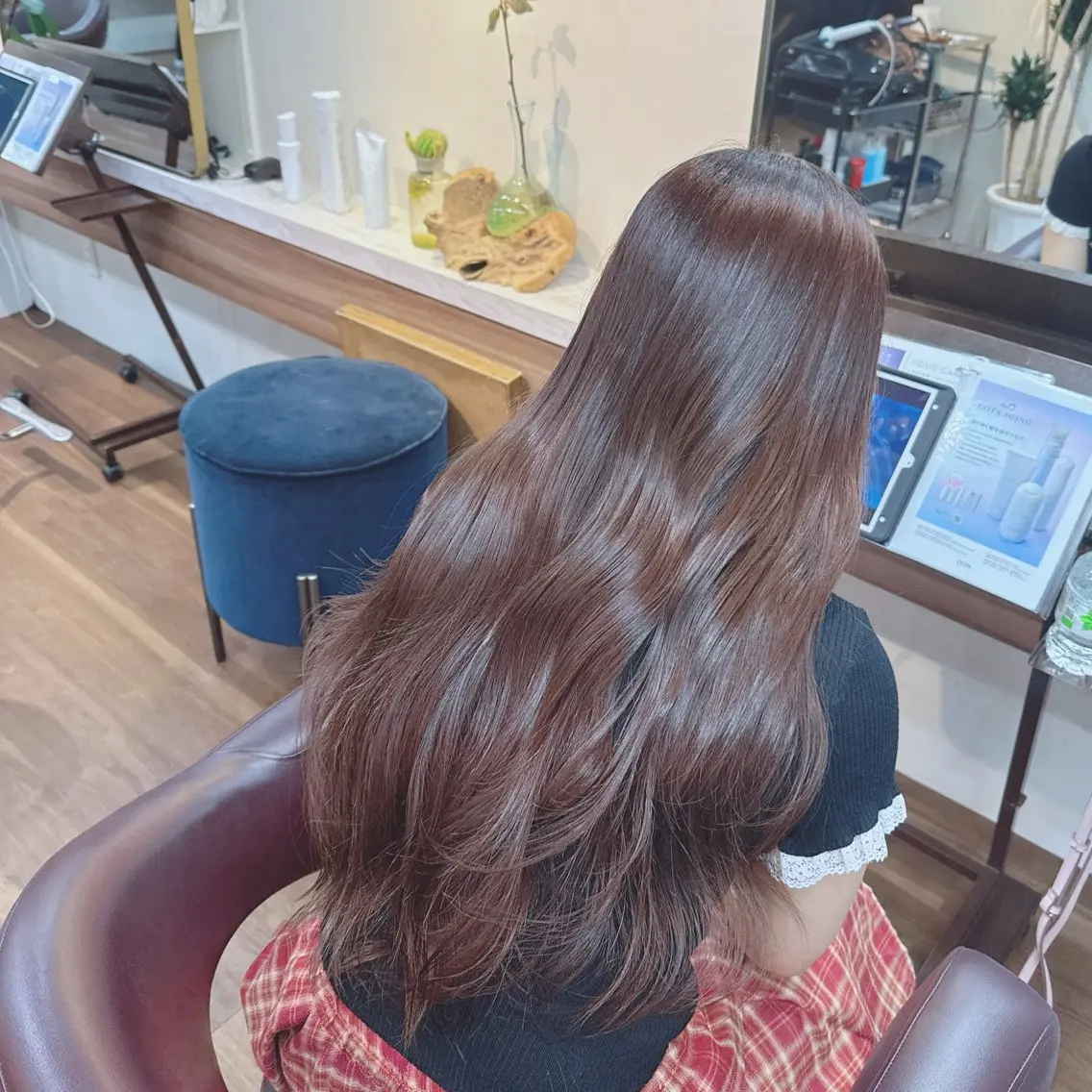 カラー 桑村 菜々のヘアスタイル