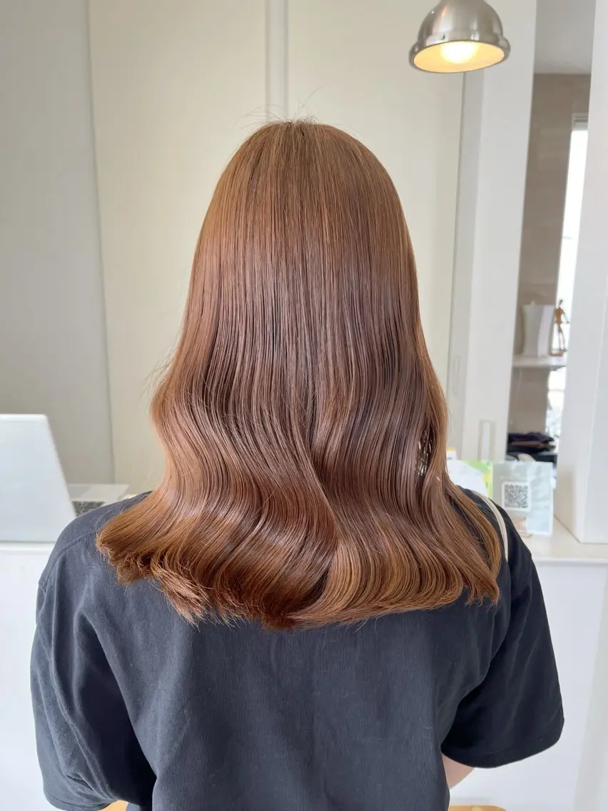 ミディアム カラー カット ヘアカラー トリートメント 長山 茉白のヘアスタイル