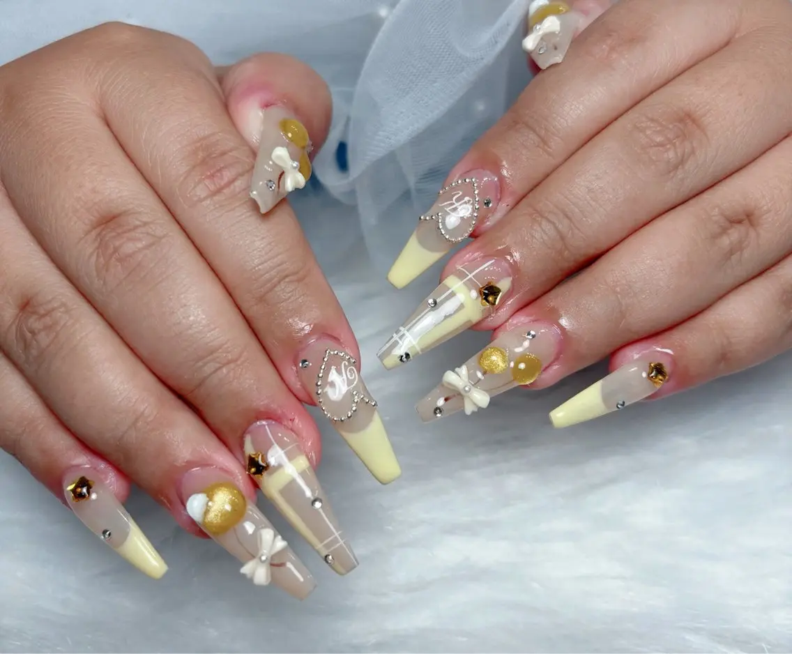 ネイル アートネイル 長さ出し ジェルネイル 韓国ネイル マグネットネイル ハンドネイル Cloudy Chan Nailのネイルデザイン