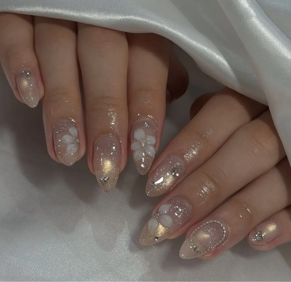 ネイル ハンドネイル フットネイル LAVISH nanamiのネイルデザイン