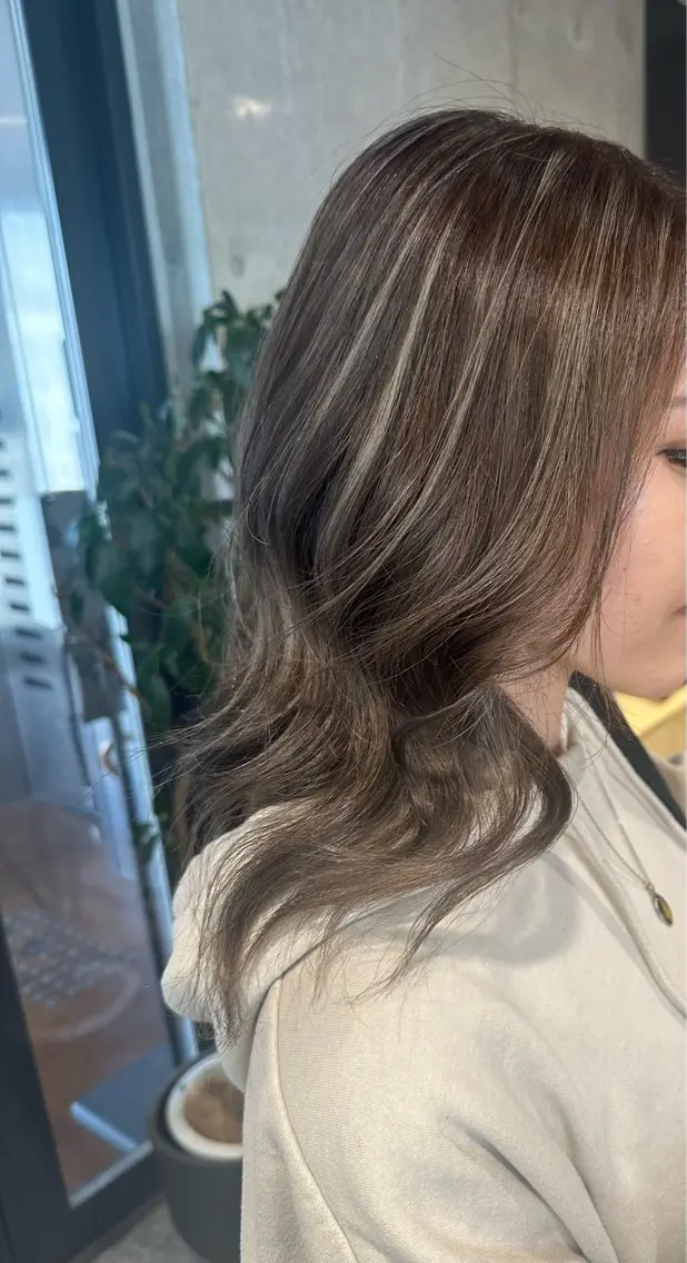 ミディアム ハイライト ヘアカラー ︎🤎W color MIYU‎🤎のヘアスタイル