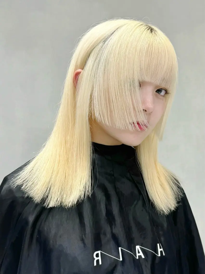セミロング アッシュ アッシュグレー 髪質改善 タンバルモリ ヨシンモリ ヘアカラー Bob&ハイトーン 専門家CHIHIROのヘアスタイル