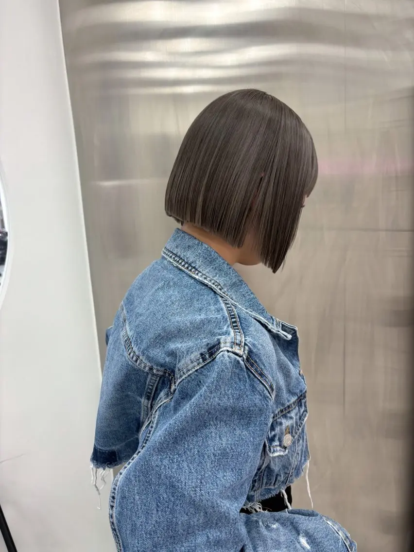 ショート 抜け感レイヤー︴ ニュアンスカラーのヘアスタイル