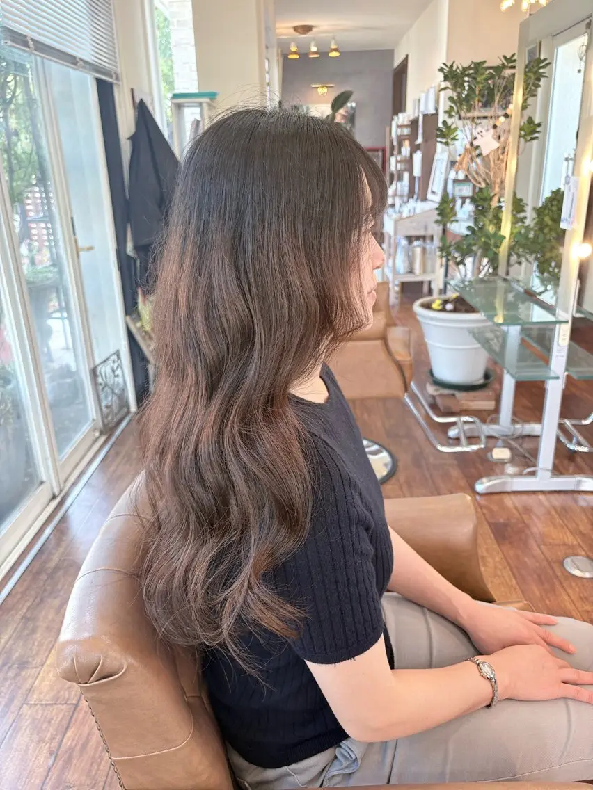 ロング 韓国風ヘア ヘアカラー 宮澤 由依のヘアスタイル