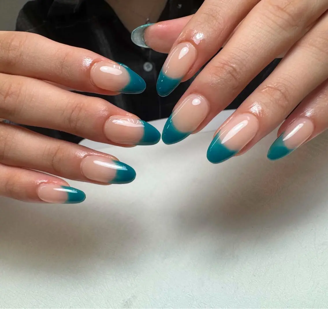ネイル チークネイル フレンチネイル ジェルネイル ラメ(グリッター) ラメグラデーション MEO NAIL 中野 研修ネイリストのネイルデザイン