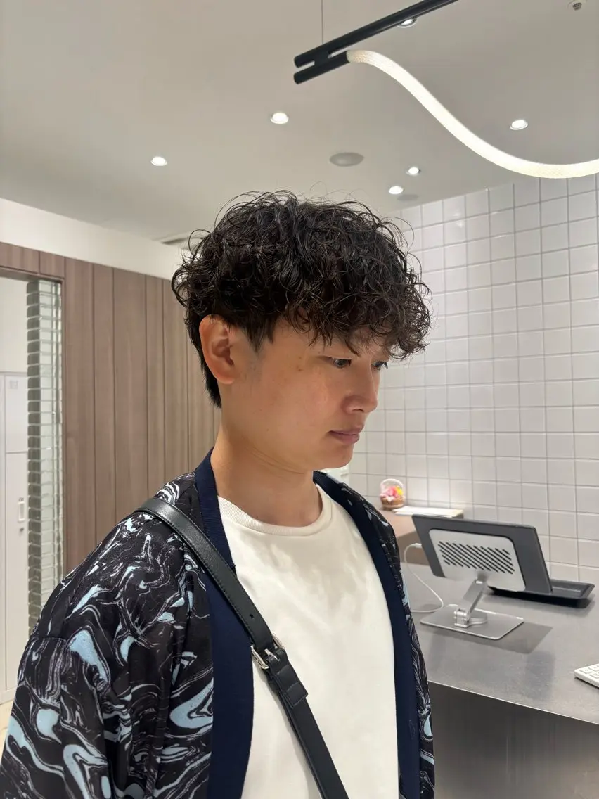 パーマ メンズ メンズパーマ スパイラルパーマ カット パーマ 久力琴音''透明感 カラー''アレンジのヘアスタイル