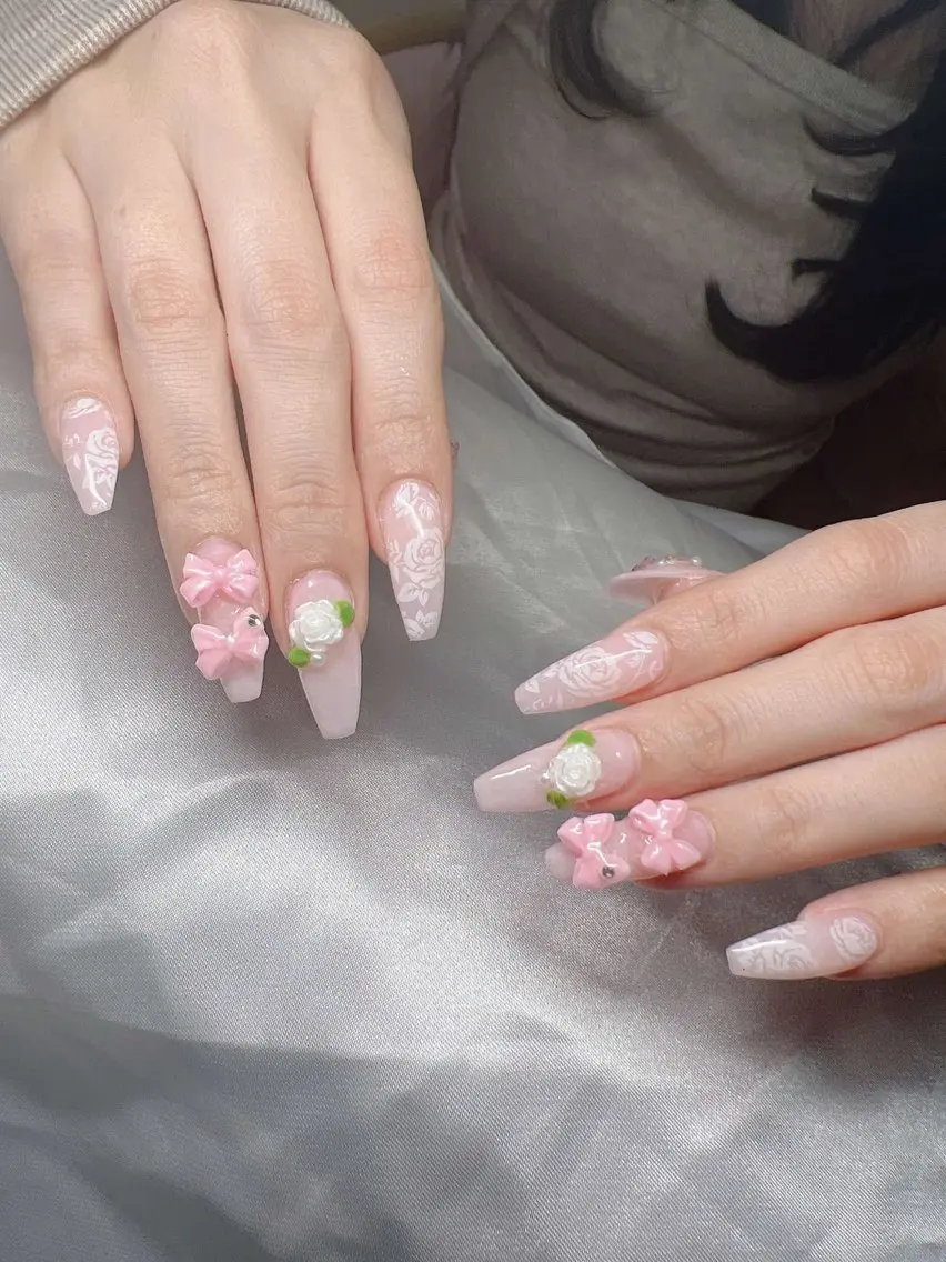 ネイル オーロラネイル チークネイル 長さ出し フットネイル フレンチネイル ハンドネイル Lee Nails チップ長さだし専門店のネイルデザイン