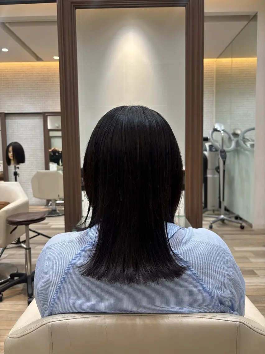 ミディアム 田中 桃嶺のヘアスタイル