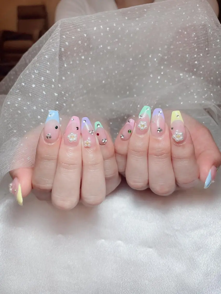 ネイル アートネイル ジェルネイル 韓国ネイル ニュアンスネイル ワンカラーネイル ハンドネイル Queen Nail Salonのネイルデザイン