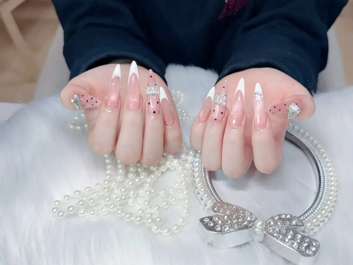 ネイル チークネイル 桜ネイル フラッシュネイル フットネイル ジェルネイル ハンドネイル GOHOUBI Nail 心斎橋店のネイルデザイン