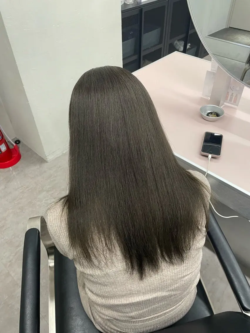 セミロング 奥野JAPAN🌈 艶髪カラーのヘアスタイル