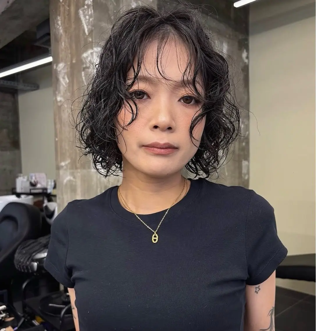 ミディアム カラー パーマ ヘアアレンジ メンズ キッズ カット パーマ トリートメント デザインパーマ メンズカット 郁美のヘアスタイル