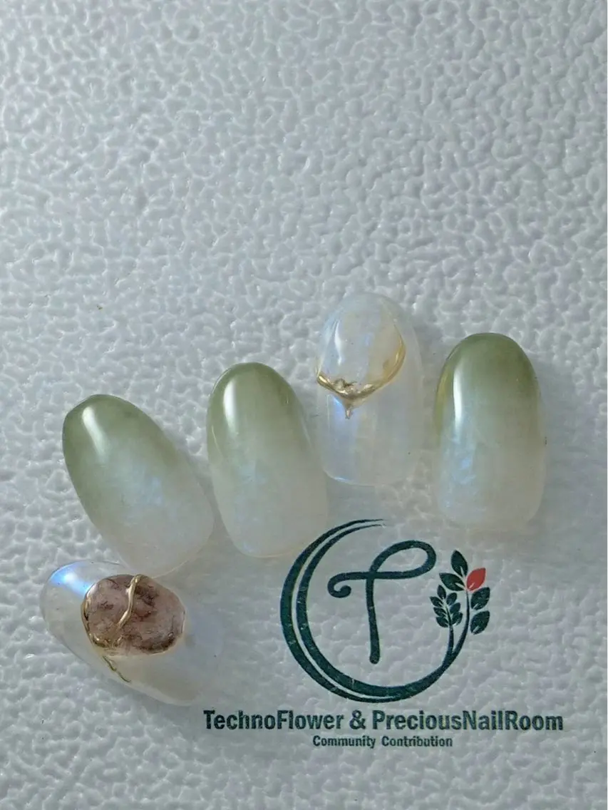 ネイル フラワーネイル precious nail roomのネイルデザイン