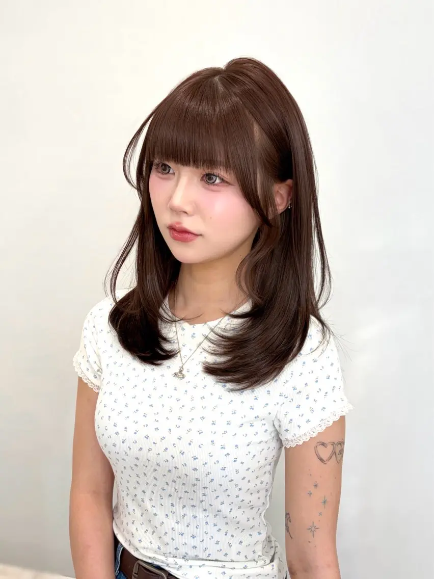 ミディアム トリートメント ミディアムレイヤー shion‎🤍のヘアスタイル