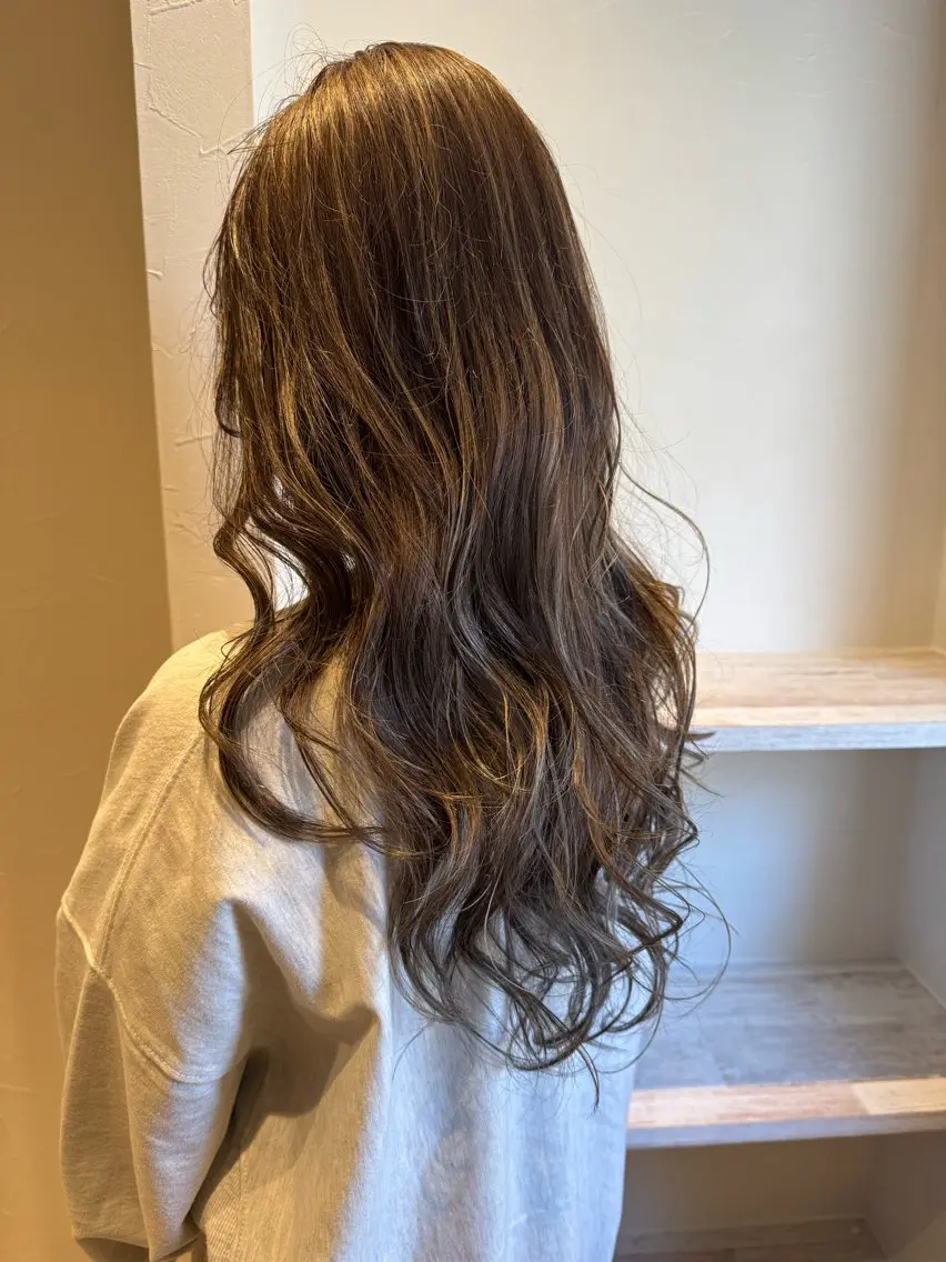 ロング ハイライト スタイリスト まことのヘアスタイル