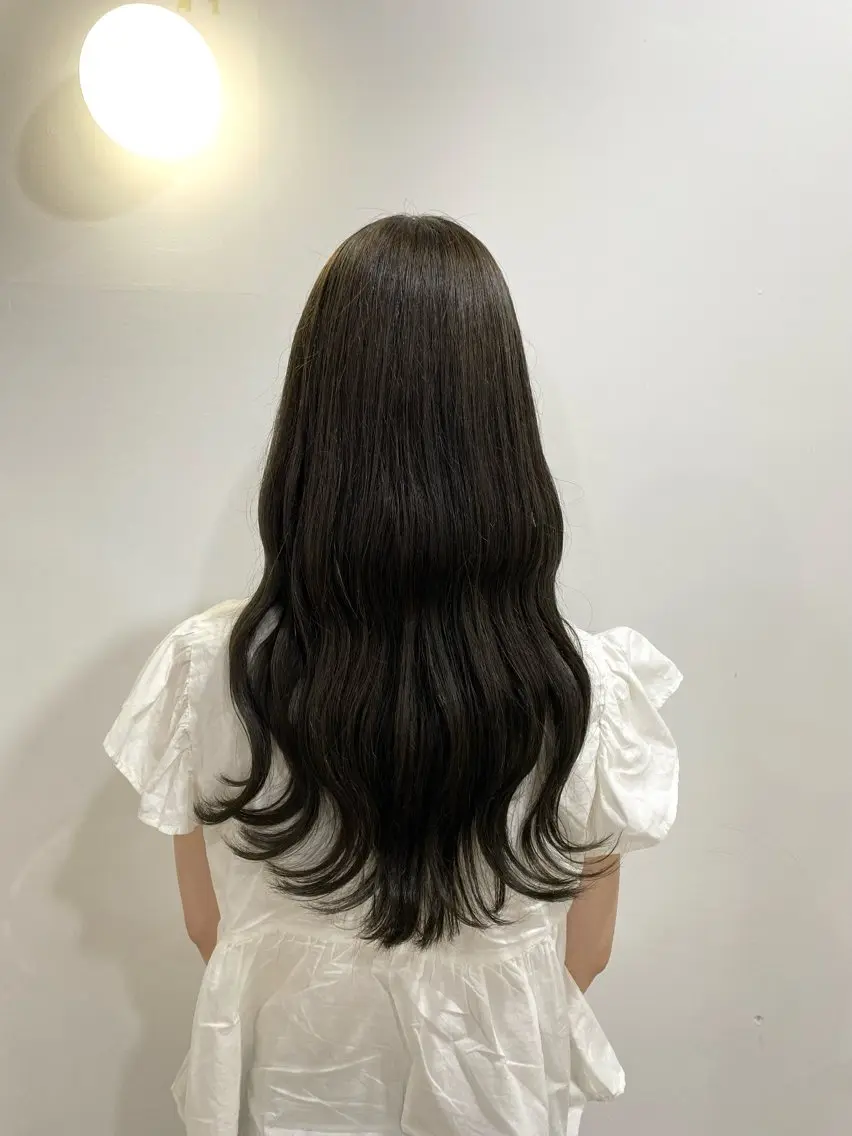 セミロング カラー 透明感カラー グレージュ オリーブグレージュ オリーブグレー ハナダ メイのヘアスタイル