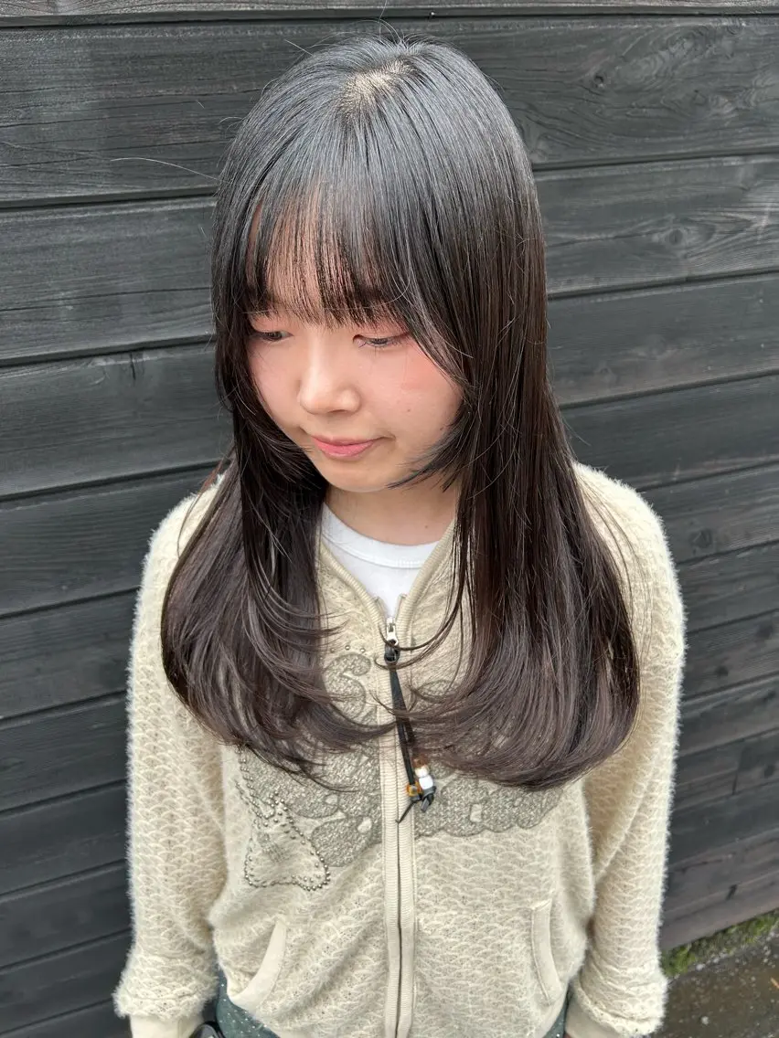 ロング レイヤーカット nui【茨木】本多 莉果子のヘアスタイル