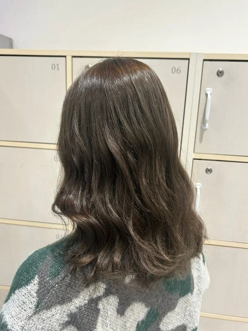 ミディアム ヘアカラー トリートメント 𝖱𝖺𝗂𝗆𝗎 /艶カラー/横浜のヘアスタイル