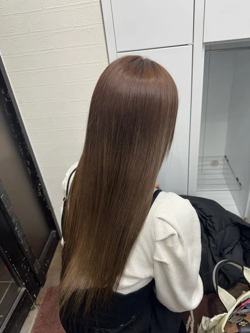 ロング 横浜🦋ハイトーン 🫐シャドウルーツのヘアスタイル